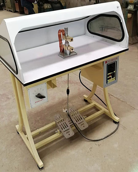 PW03—4型精密交流點(diǎn)焊機(jī) PW03—4型精密交流點(diǎn)焊機(jī)